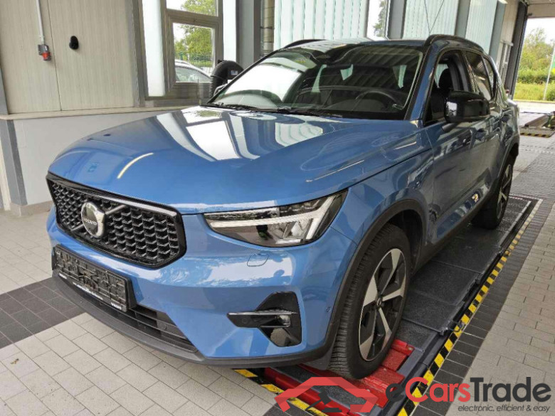 Volvo XC40 (2017->) DE - SUV5 B4 2WD EU6d, Plus Dark, (Facelift) 2022 - 2024