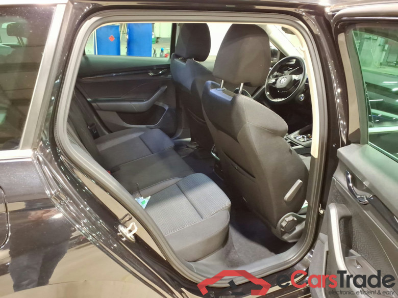 SKODA OCTAVIA COMBI 1.4 TSI PHEV 150KW DSG CLEVER #5