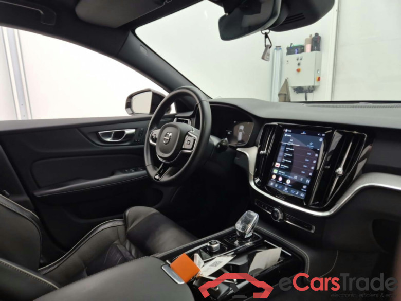VOLVO V60 2.0 T6 PHEV R-DESGIN #3
