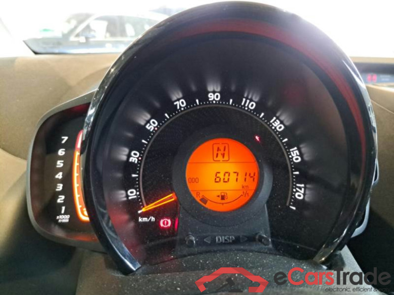 TOYOTA AYGO CONNECT / 2018 / 5P / BERLINA 1.0 VVT-I X-WAVE MMT #4
