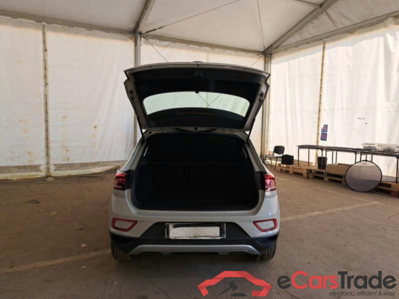 VOLKSWAGEN T-ROC / 2021 / 5P / SUV 2.0 TDI SCR LIFE DSG #5
