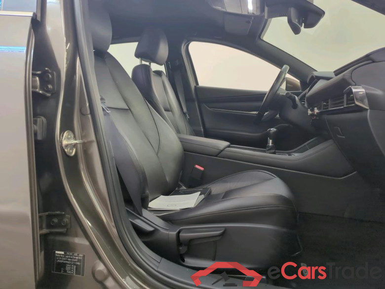 Mazda 3 E-SKYACTIV-X 186 Comfort 5d #3