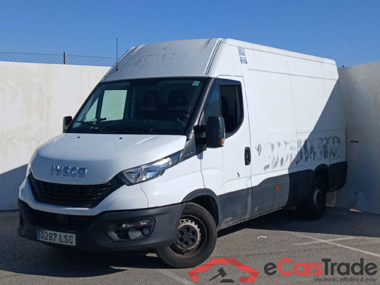 IVECO Daily / 2019 / 4P / furgón 2.3 TD 35S 16 V 3520L/H2 12 M3  Isotermo + Equipo de frio