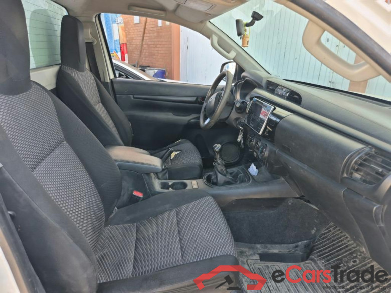 TOYOTA Hilux / 2016 / 2P / pickup 2.4 D-4D Cabina Sencilla GX #6