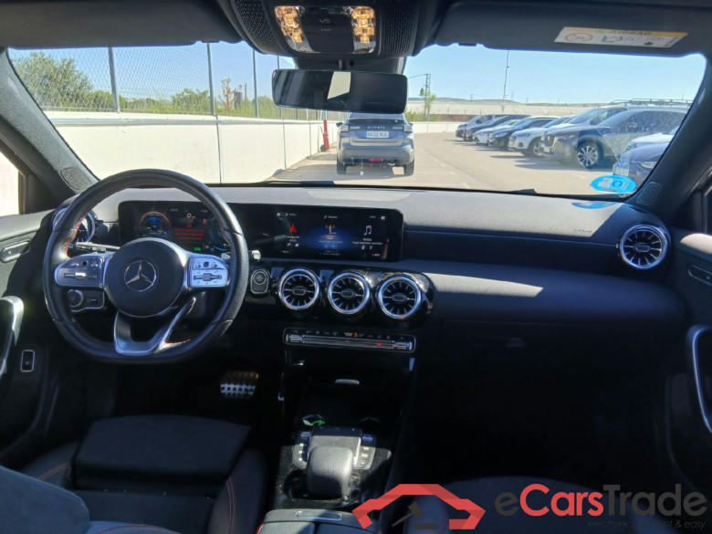 MERCEDES-BENZ Clase A / 2018 / 5P / berlina con portón A 250 e #3