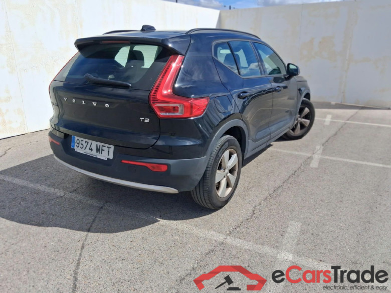 VOLVO XC40 / 2021 / 5P / todoterreno 1.5 T2 Essential #2