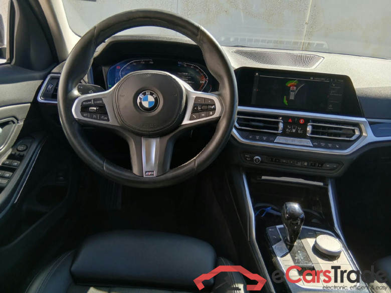BMW Serie 3 / 2019 / 5P / familiar 320d Auto.Touring #3
