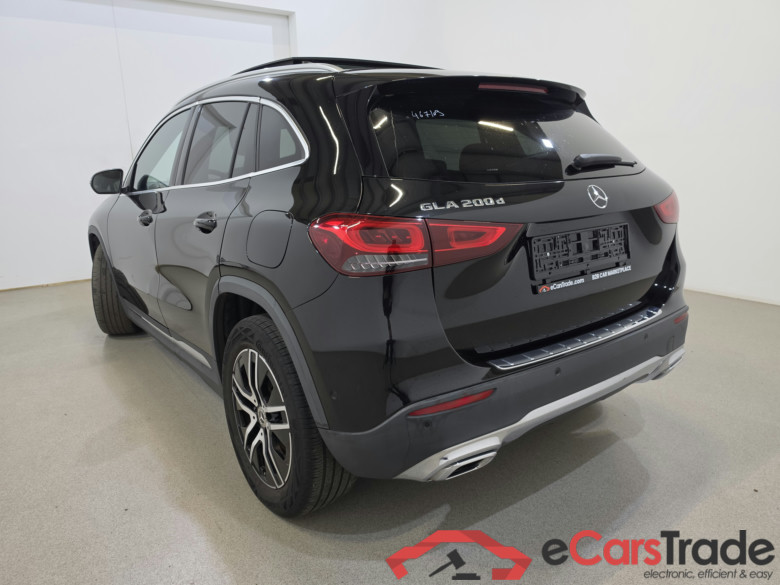 Mercedes GLA 200d Aut. Pano LED Widescreen Navi 1/2 Sport-Leather KeylessGo Camera Klima PDC ... #6