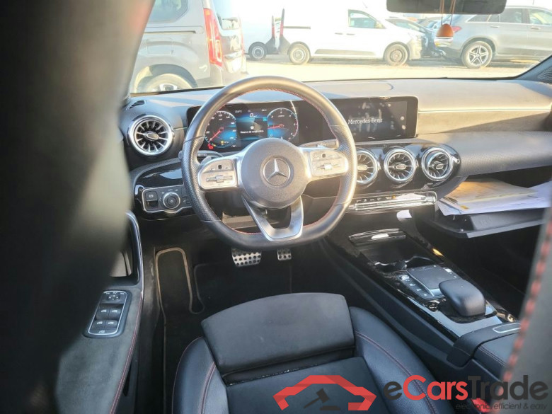 MERCEDES-BENZ Clase A / 2018 / 5P / berlina con portón A 200 d #3