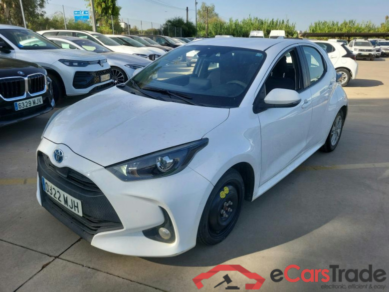 TOYOTA Yaris / 2020 / 5P / berlina con portón 1.5 120H Business Plus #1