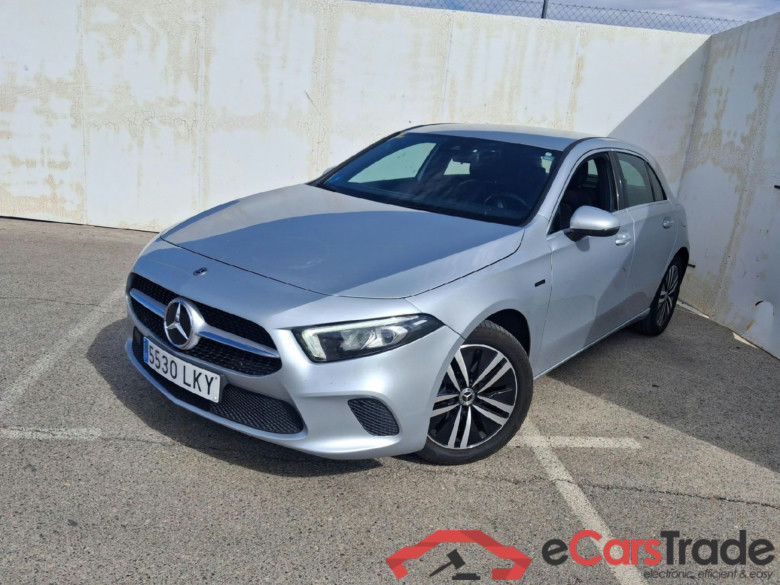 MERCEDES-BENZ Clase A / 2018 / 5P / berlina con portón A 250 e #1