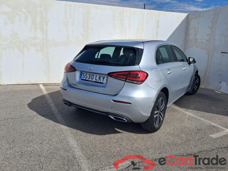 MERCEDES-BENZ Clase A / 2018 / 5P / berlina con portón A 250 e #2