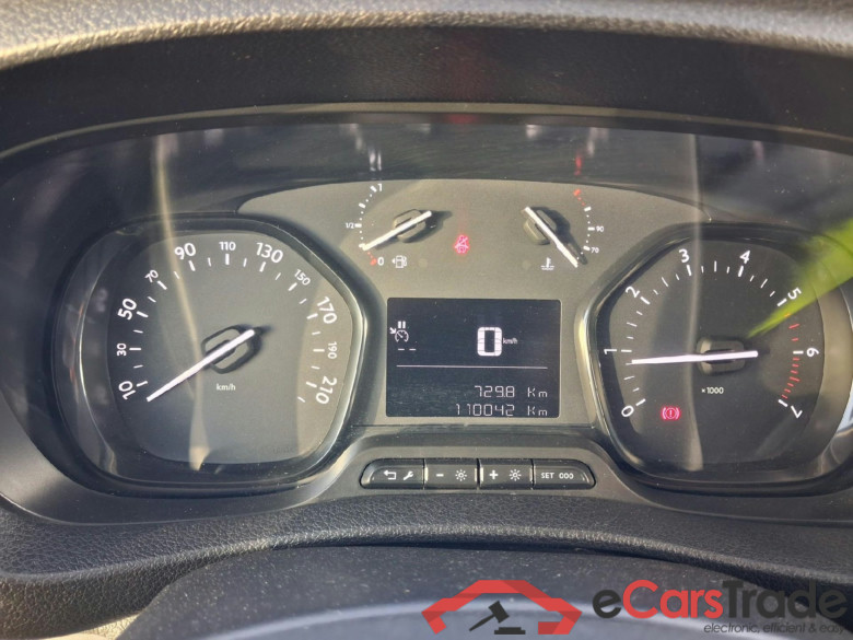 OPEL Vivaro / 2019 / 4P / furgón 1.5 Diésel 74kW (100CV) S Inc. Express #4