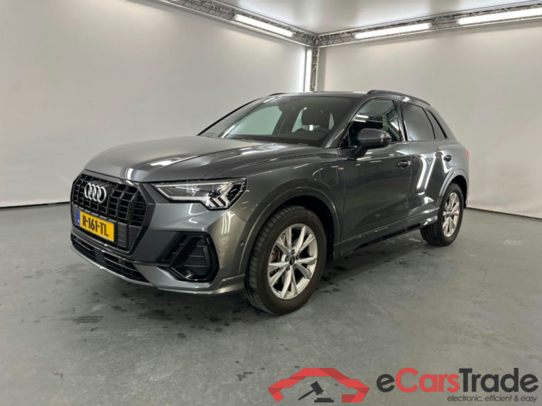 AUDI Q3 45 TFSI e S edition
