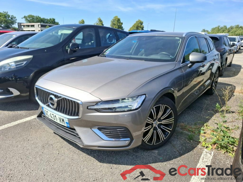 VOLVO V60 / 2018 / 5P / Break Recharge T6 340 GT 8 Business Executive #1