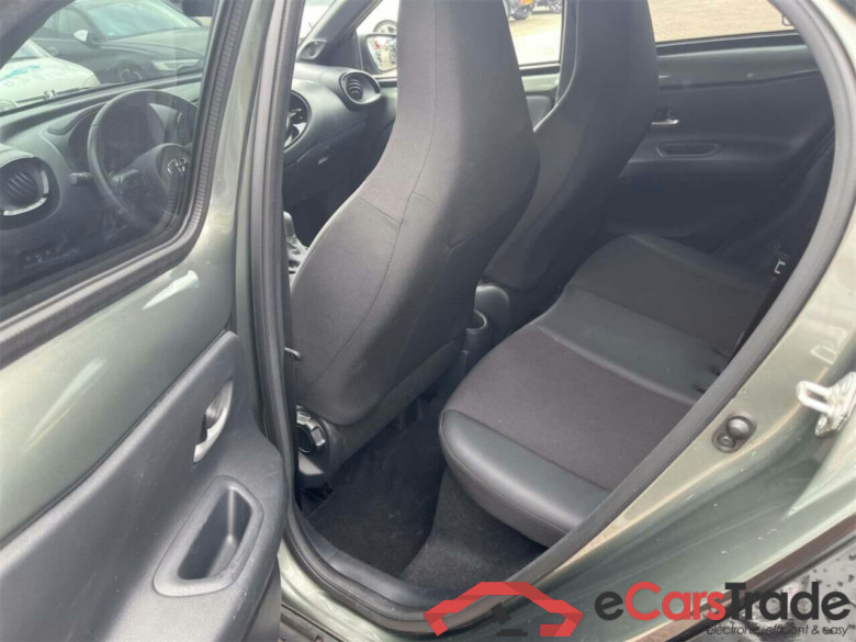 TOYOTA Aygo X 1.0 VVT-i S-CVT Envy #5