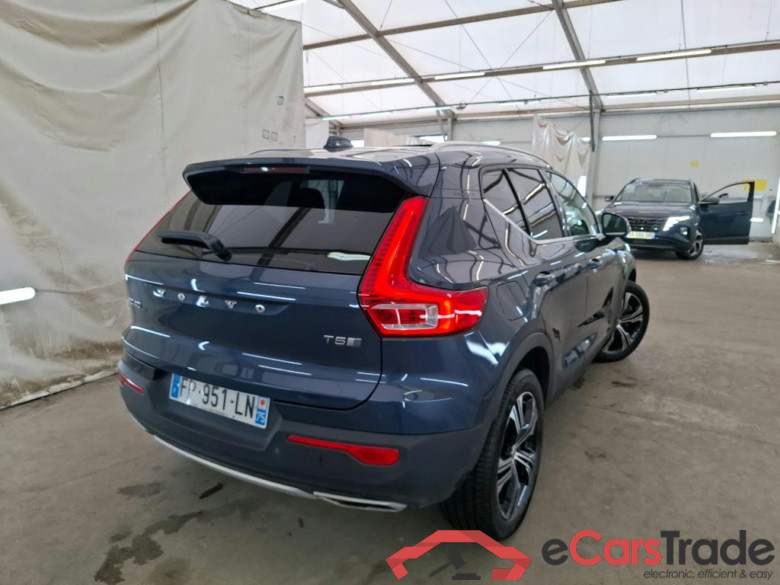 VOLVO XC40 / 2017 / 5P / SUV T5 TWE 262 DCT7 Inscription Luxe #4