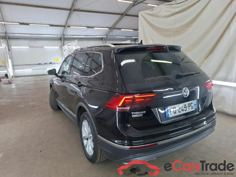VOLKSWAGEN Tiguan Allspace / 2017 / 5P / SUV 2.0 TDI 150 DSG7 Carat #2