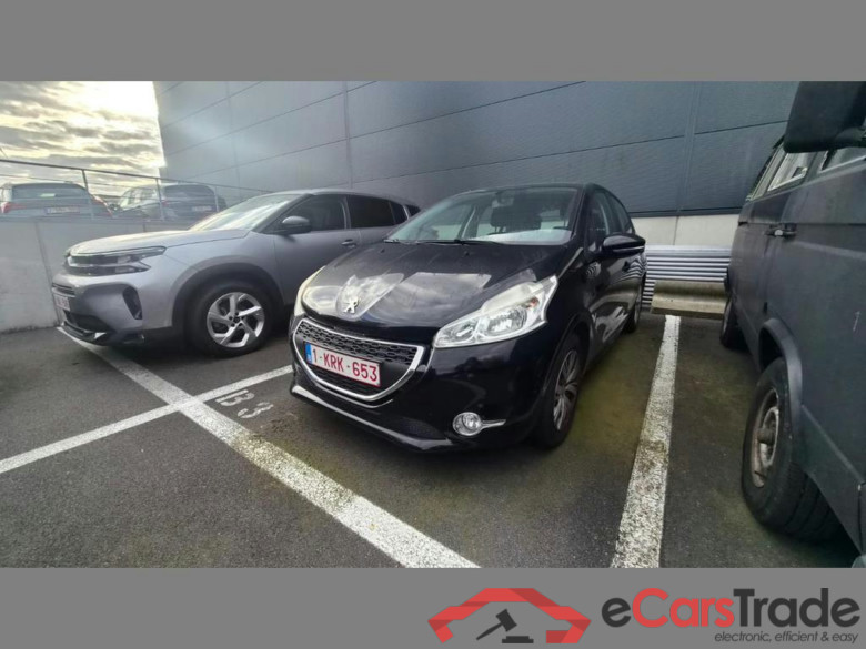 PEUGEOT 208 1.2i Active #1