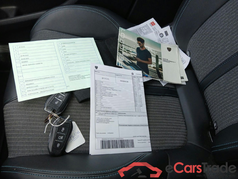 PEUGEOT 3008 Hybrid / 2020 / 5P / todoterreno 225 e-EAT8 Allure #5