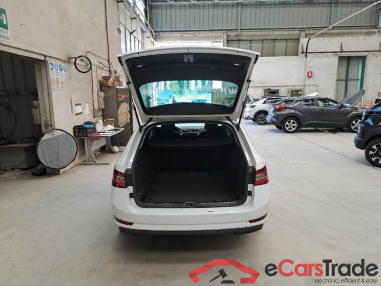 SKODA SUPERB WAGON / 2019 / 5P / STATION WAGON 2.0 TDI EVO 110KW EXECUTIVE DSG #5