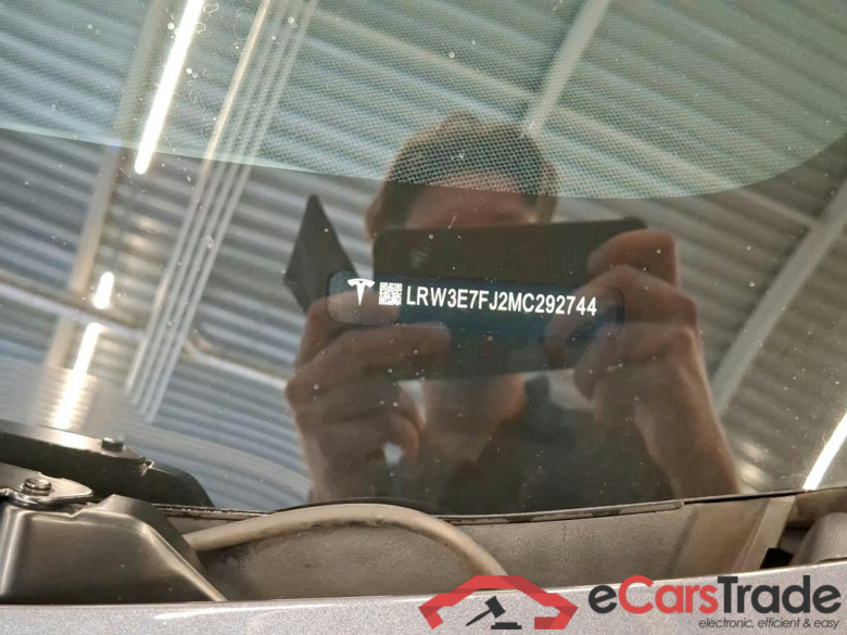 Tesla Model 3 Standard Range Plus RWD 4d #6