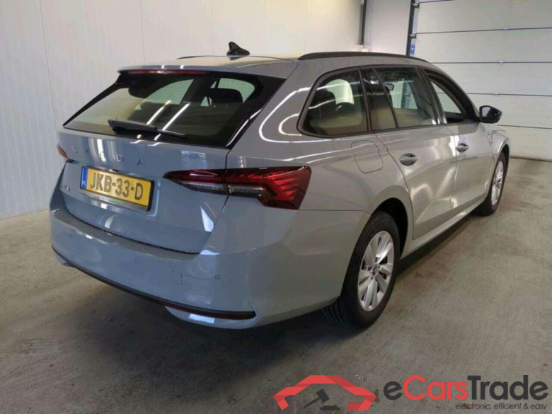 SKODA Octavia Combi 1.5 TSI MHEV Bns.Ed. #2