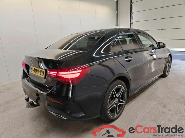 MERCEDES-BENZ A-klasse 250 e AMG Line #2
