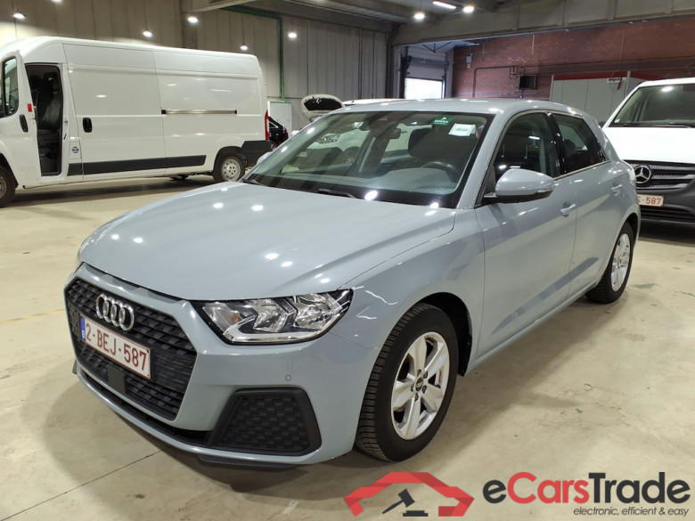 AUDI A1 1.0 25 TFSI ATTRACTION #1