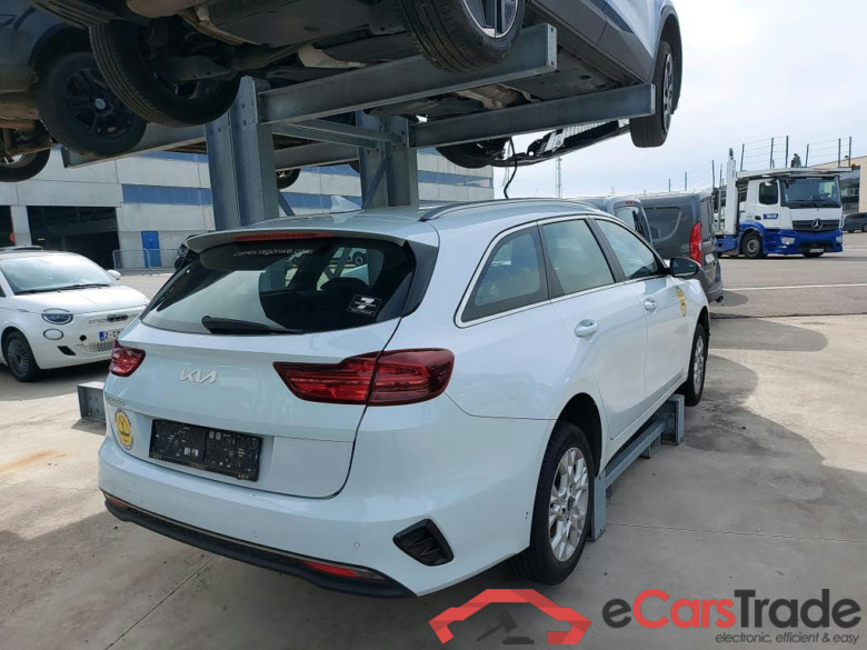 KIA - KIA CEE'D SPORTSWAGON CRDi 136PK   ***   TOTAL LOSS   ***   DCT Pack Travel #2