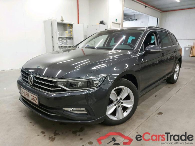 VOLKSWAGEN - VW  PASSAT VARIANT TDI SCR 150PK DSG7 Style Business #1