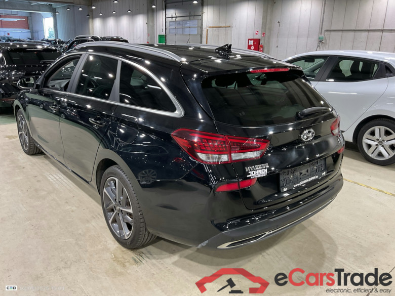 HYUNDAI I30 WAGON 1.6 CRDI 100KW SKY #3