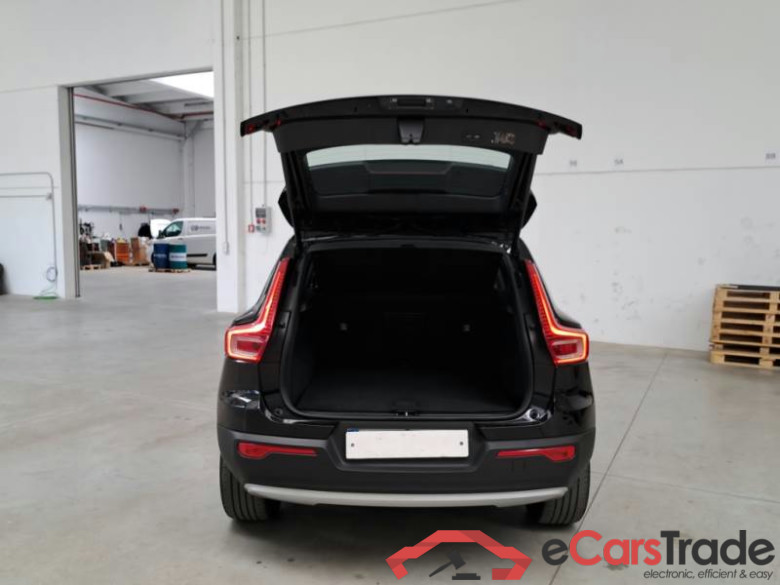 VOLVO XC40 / 2017 / 5P / SUV T5 PLUG-IN HYBRID AUTO RECH INSCRIP EXPR #5