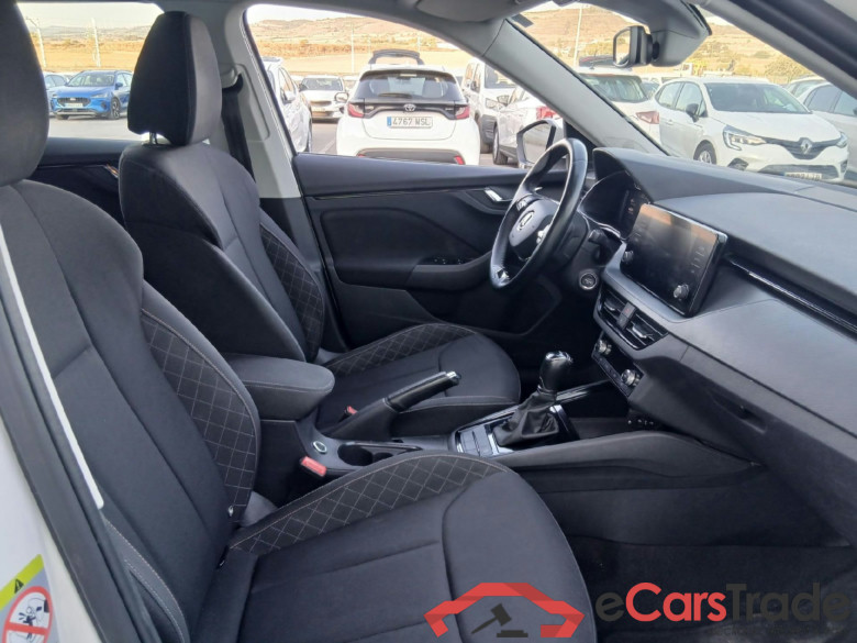 SKODA Kamiq / 2019 / 5P / todoterreno 1.0 TSI 81kW (110CV) DSG Ambition (CX) #6
