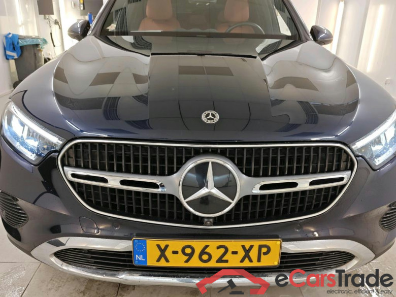 Mercedes-Benz GLC GLC 300 e 4MATIC Luxury Line auto 5d #5