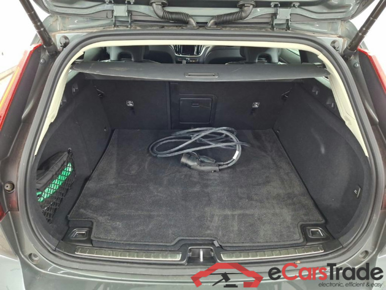 VOLVO V60 T6 AWD Plug-in Hybrid Core - Bright 5D 257kW #5