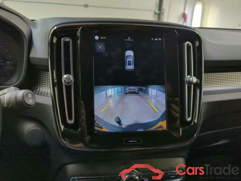 VOLVO XC40 Recharge P8 AWD RDes #4