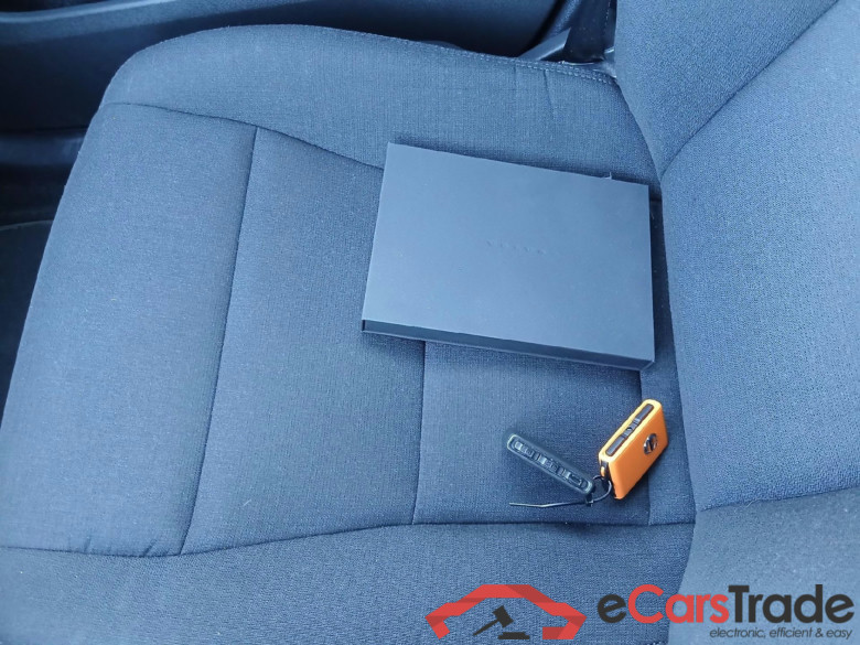 VOLVO XC40 / 2021 / 5P / todoterreno 1.5 T2 Essential Auto #5