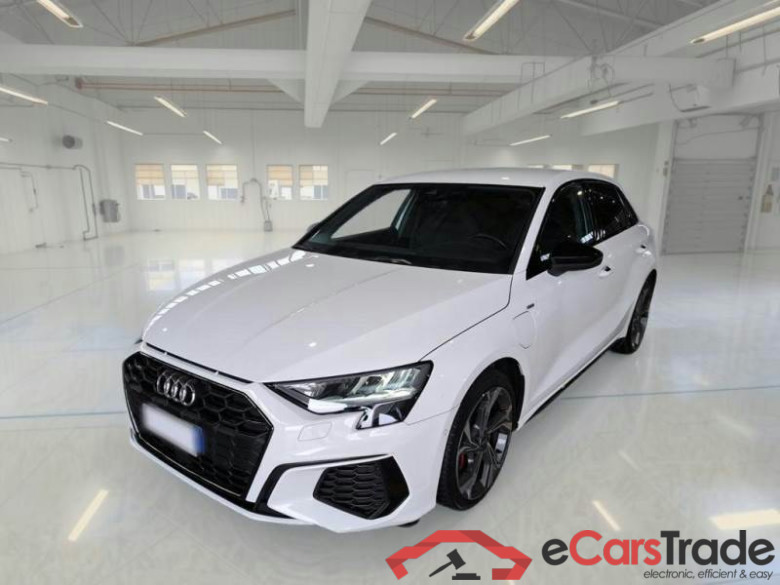 AUDI A3 / 2020 / 5P / BERLINA 45 TFSI E S TRONIC S LINE EDITION S.BACK