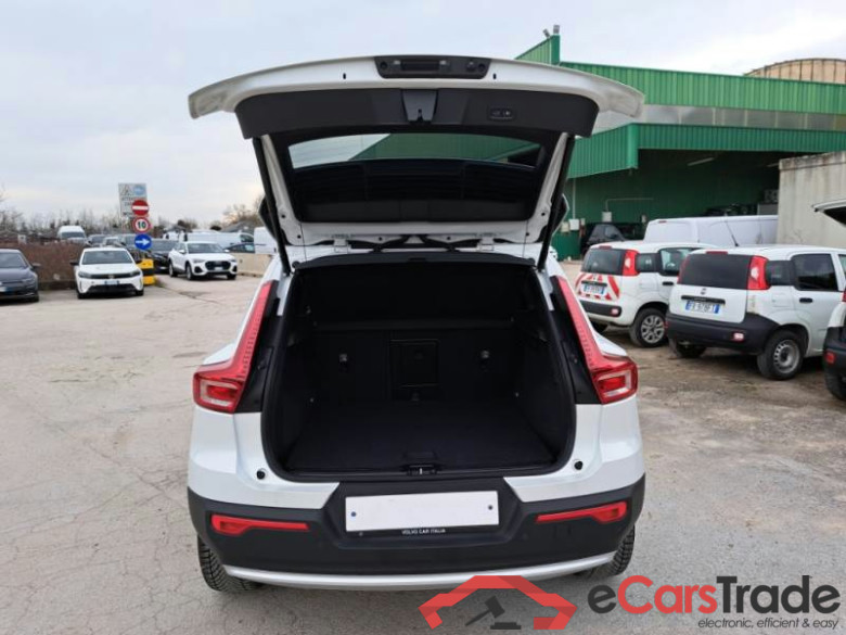 VOLVO XC40 / 2021 / 5P / SUV T4 RECHARGE PLUG-IN AUTO CORE #5