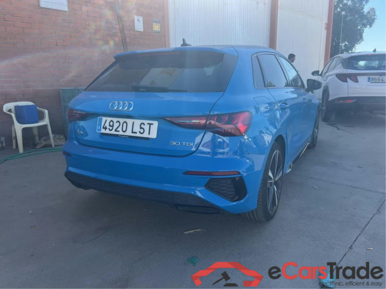 AUDI A3 / 2020 / 5P / berlina con portón Sportback Black line 30 TDI 85kW (116CV) #2