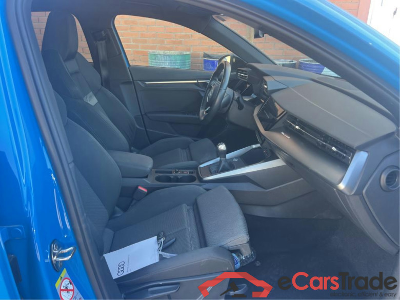 AUDI A3 / 2020 / 5P / berlina con portón Sportback Black line 30 TDI 85kW (116CV) #6
