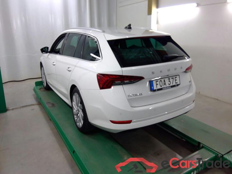 Oct.Combi TSI PHEV 204 Sty.Aut #3