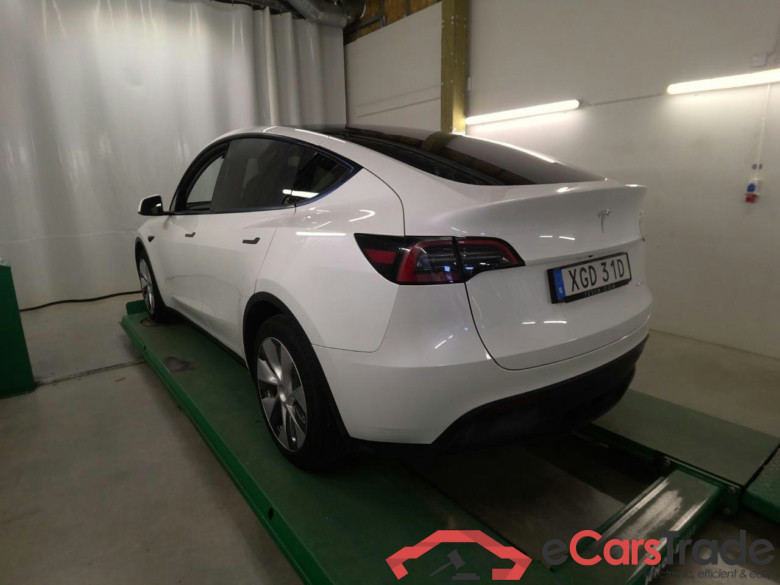 Tesla Model Y Long-Range AWD #4