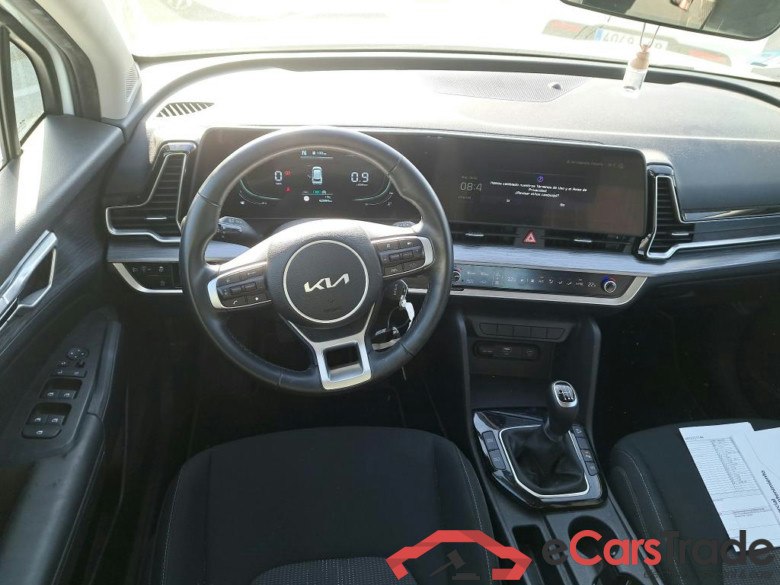 KIA Sportage / 2022 / 5P / todoterreno 1.6 T-GDi MHEV 112kW (150CV) Drive 4X2 #3