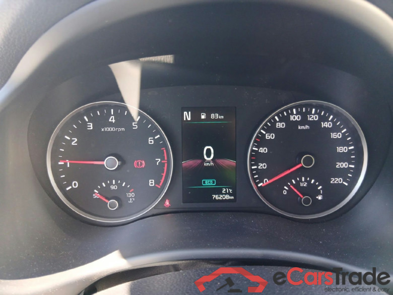 KIA Stonic / 2017 / 5P / todoterreno 1.0 T-GDi 74kW (100CV) MHEV iMT Concept #4