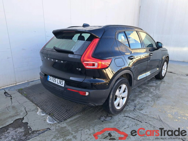 VOLVO XC40 / 2017 / 5P / todoterreno 1.5 T2 Momentum Core #2