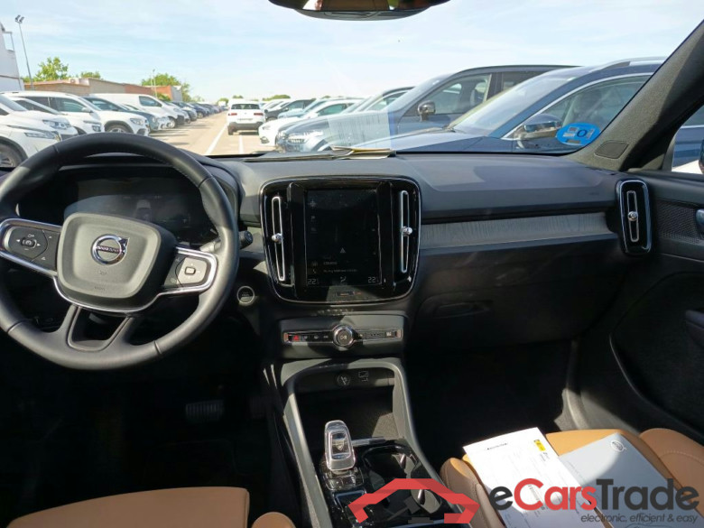 VOLVO XC40 / 2017 / 5P / todoterreno 1.5 T4 Twin Recharge Inscription Auto #3