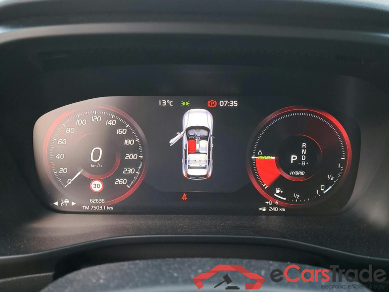 VOLVO XC40 / 2017 / 5P / todoterreno 1.5 T4 Twin Recharge R-Design Auto #4