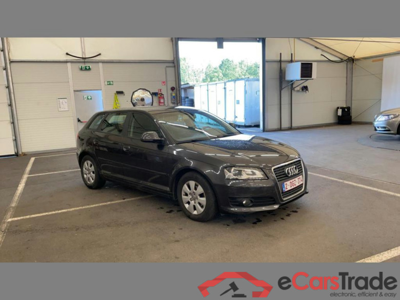 AUDI A3 Sportback Dsl A3 Sportback 1.6 TDi e Attraction Start/Stop DPF #2